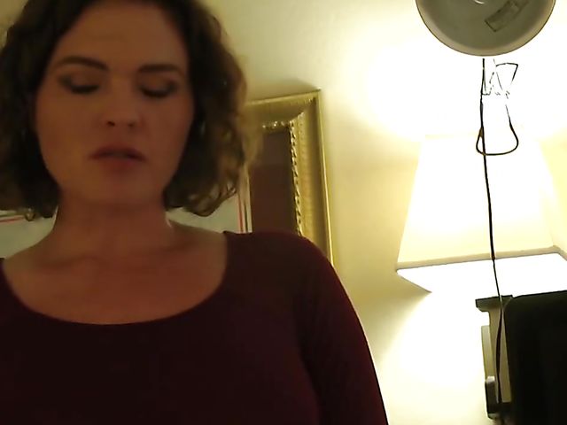 Busty mommy Krissy Lynn gets her pussy cum covered