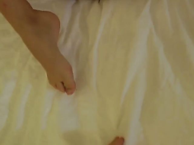 Busty mommy Krissy Lynn gets her pussy cum covered