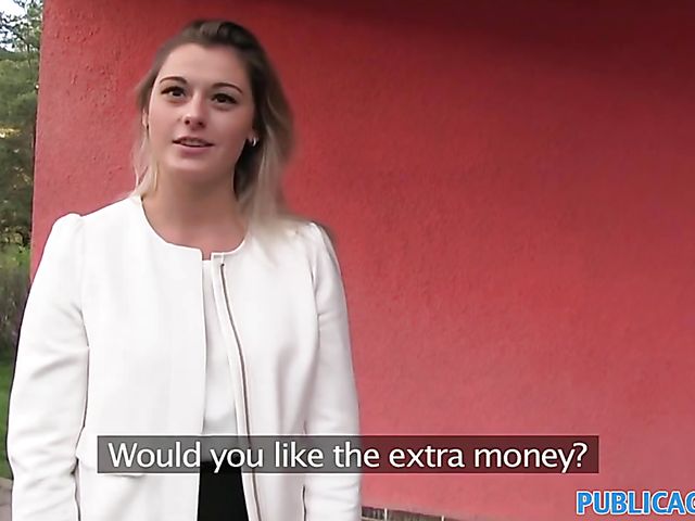 Public car sex with a Czech hottie for cash