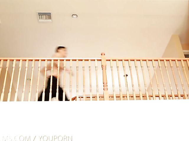 Big boobs girl Holly Michaels gets a cock on breakfast