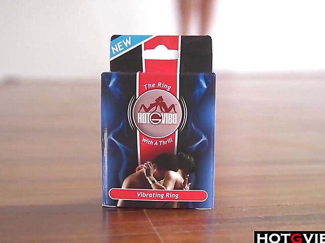 Big tits babe masturbates with a vibrating ring 