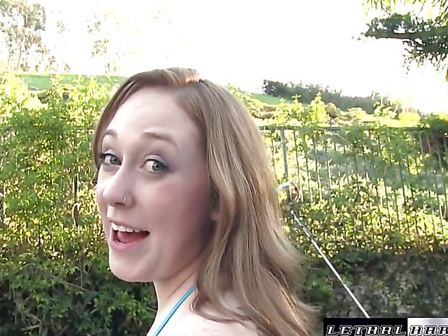 Big ass teen flaunts her booty and gets fucked