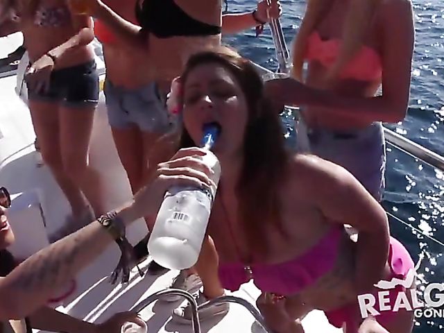 Drunk amateur girls get naked in the sea