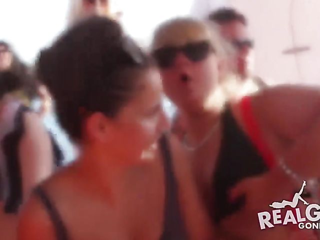 Drunk amateur girls get naked in the sea