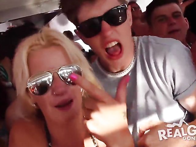 Drunk amateur girls get naked in the sea