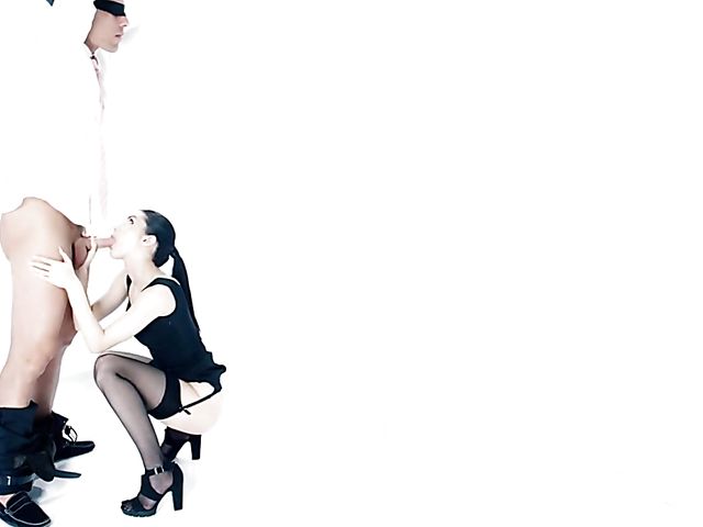 Crystal Greenvelle and Leny Evil love bondage sex