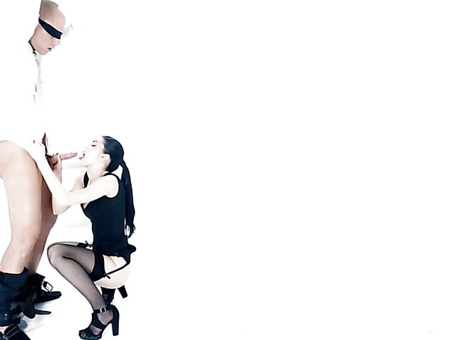 Crystal Greenvelle and Leny Evil love bondage sex