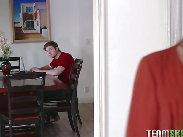 Hot teen Jill Kassidy gets a cock to enjoy