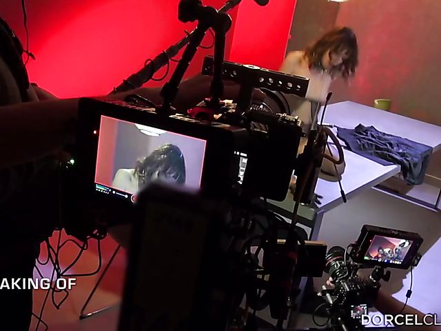 Behind the scenes of lovely Ariel Rebel