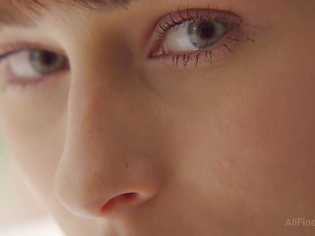 Fitness girl Yarina A jumping rope and posing naked