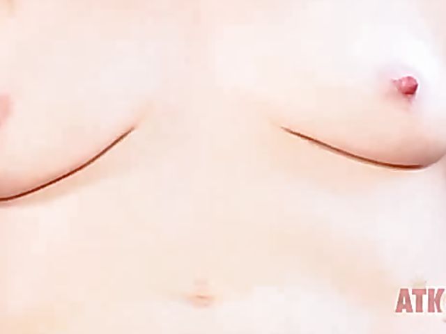 Staci May bangs her pink pussy with a toy