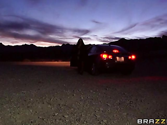 Slutty Jayden Jaymes with huge melons gets rammed