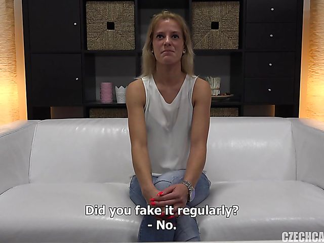 Amateur Czech lady Sandra takes a cock on casting