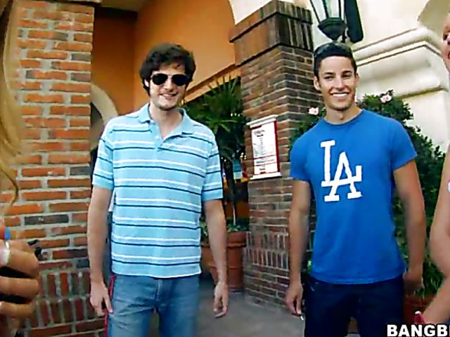 Three blonde orgy with amazing Nicole Aniston