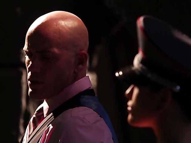 Riley Steele lesbian loving in the dark