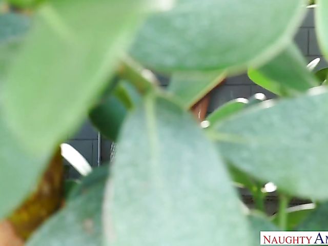 Huge tits MILF Jazmyn showering and fucking outside