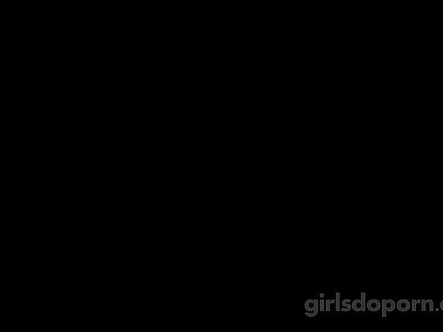 Asian amateur gets slammed in bed on cam