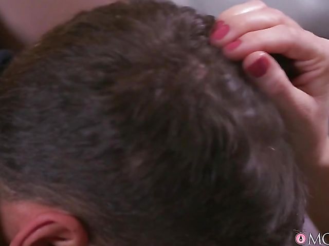 Caroline Ardolino - Making MILF squirt