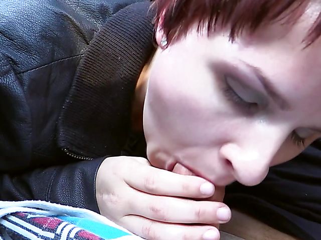 This short hair teen loves toys and dick