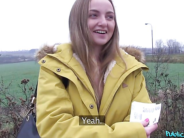 Sex for cash in the car with a sweet amateur