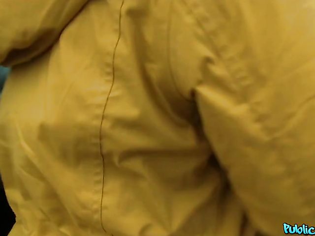 Sex for cash in the car with a sweet amateur