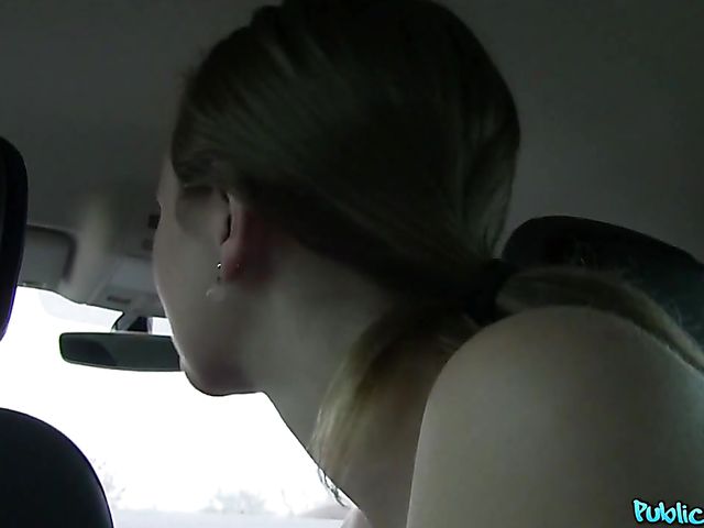 Sex for cash in the car with a sweet amateur