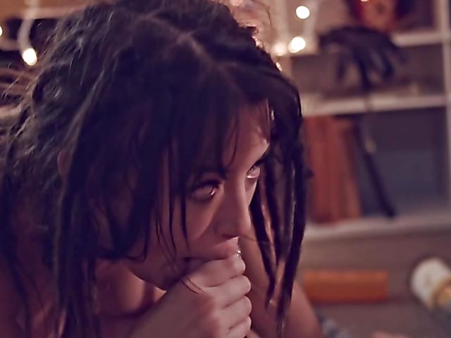 Throat fuck and hard pussy pounding for teen Daisy Haze