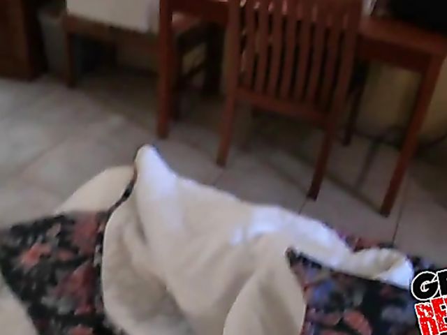 Skinny bikini teen Tysen Rich has sex with her BF