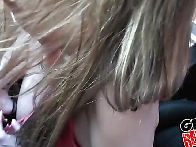 Skinny bikini teen Tysen Rich has sex with her BF