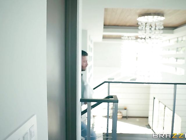 Chubby teen with big breasts Ivy Rose gets nailed