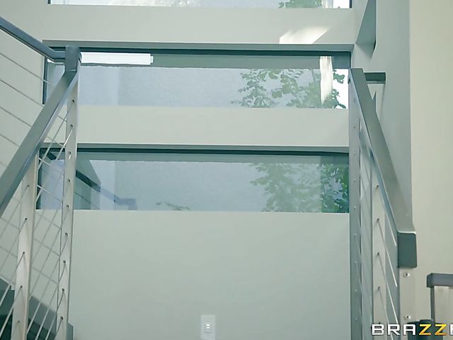 Chubby teen with big breasts Ivy Rose gets nailed