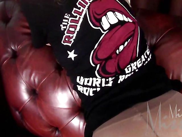 Pantyhose sex with a naughty chick