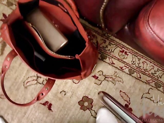 Pantyhose sex with a naughty chick