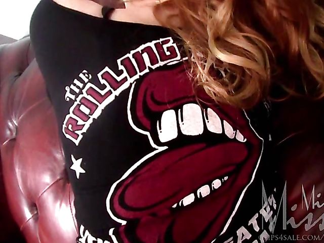 Pantyhose sex with a naughty chick