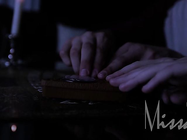 Scary handjob in the dark from a blonde girl