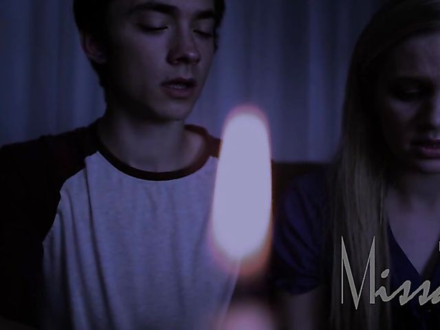 Scary handjob in the dark from a blonde girl