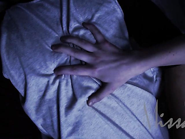 Scary handjob in the dark from a blonde girl