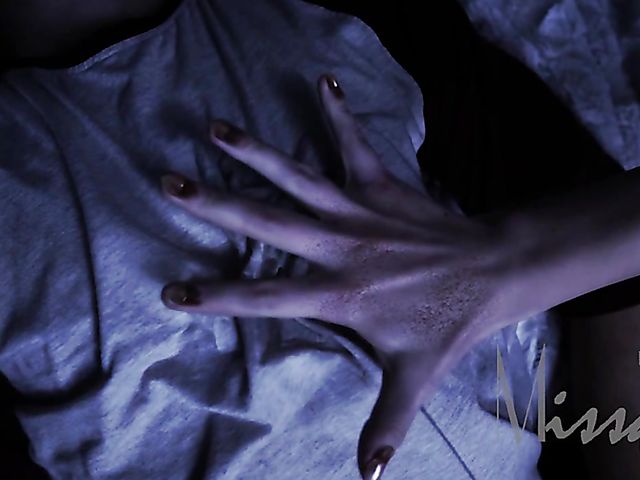 Scary handjob in the dark from a blonde girl