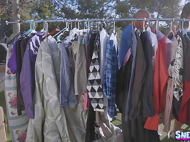 Sneaky sex in the yard with nasty teen Jaye Summers