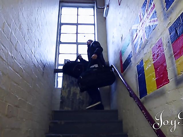 International FFM threesome with Stella Cox and Amber Nevada