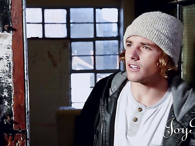 International FFM threesome with Stella Cox and Amber Nevada