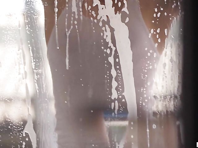 Tiny young girl Kandi Quinn loves it big