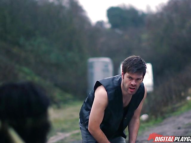 The Walking Dead interracial parody XXX with Kiki Minaj