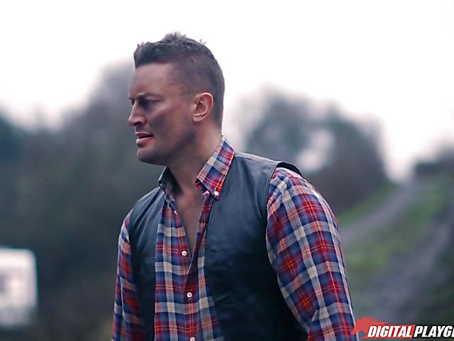 The Walking Dead interracial parody XXX with Kiki Minaj