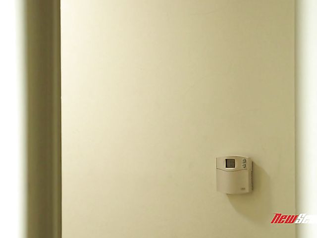 Big boobs MILF Yasmin Scott has sex with a younger guy