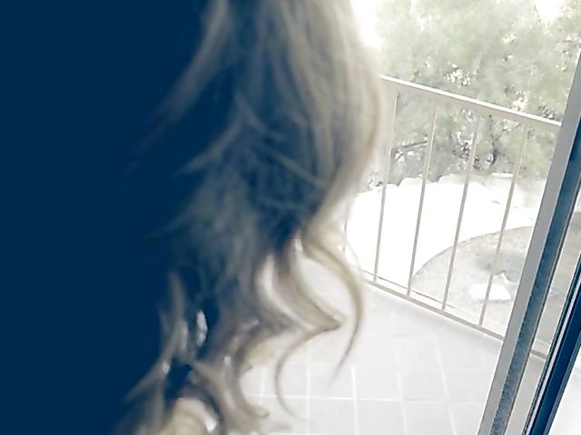Horny teen Kinsley Eden makes love