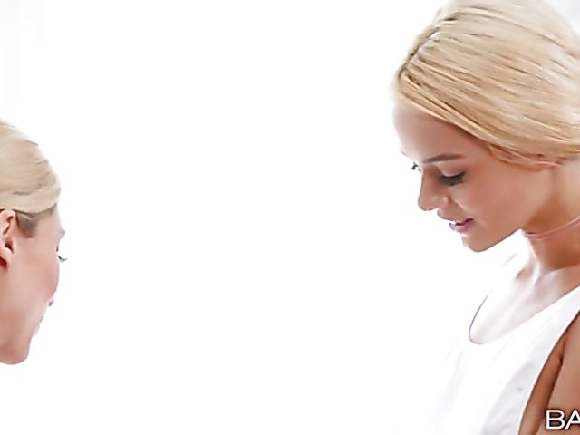 Sweet ballerinas Elsa Jean and Piper Perri threesome