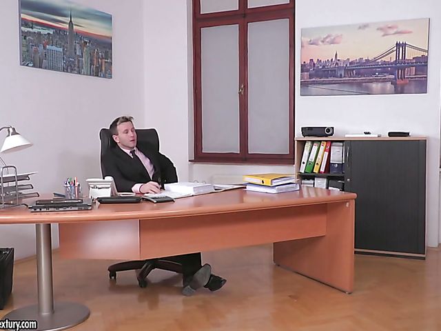 Linda Moretti - Skinny secretary anal fucked by her boss