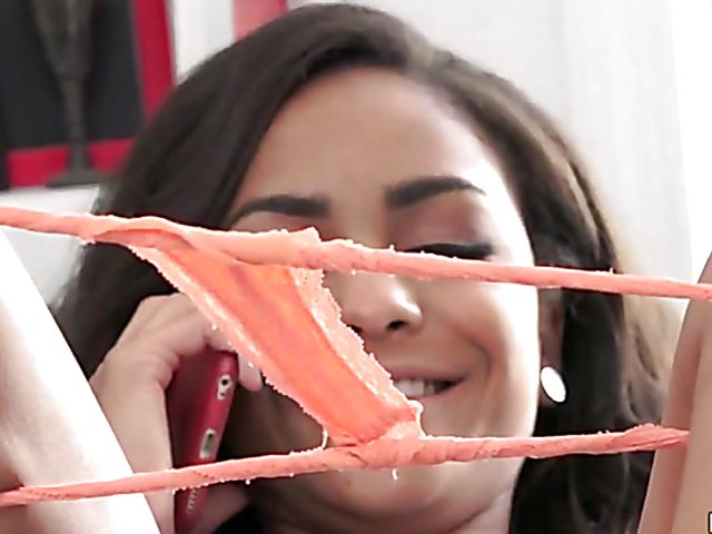 Young ebony Nicole Bexley wants to get railed