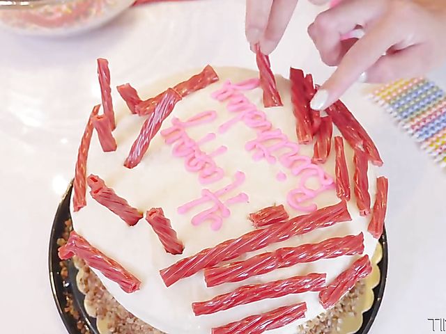 Pussy-to-mouth FFM threesome with Chloe Amour